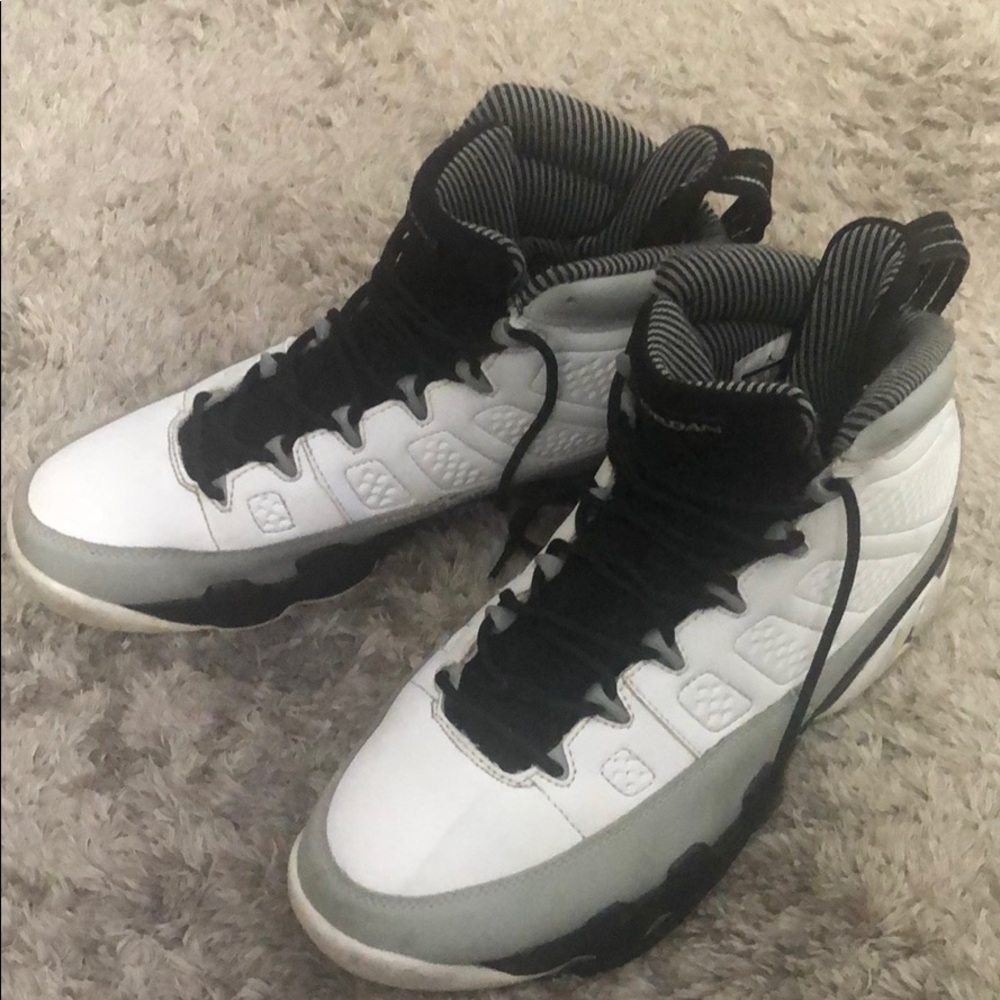 Men’s blk & white Air Jordan’s. Size 11.5